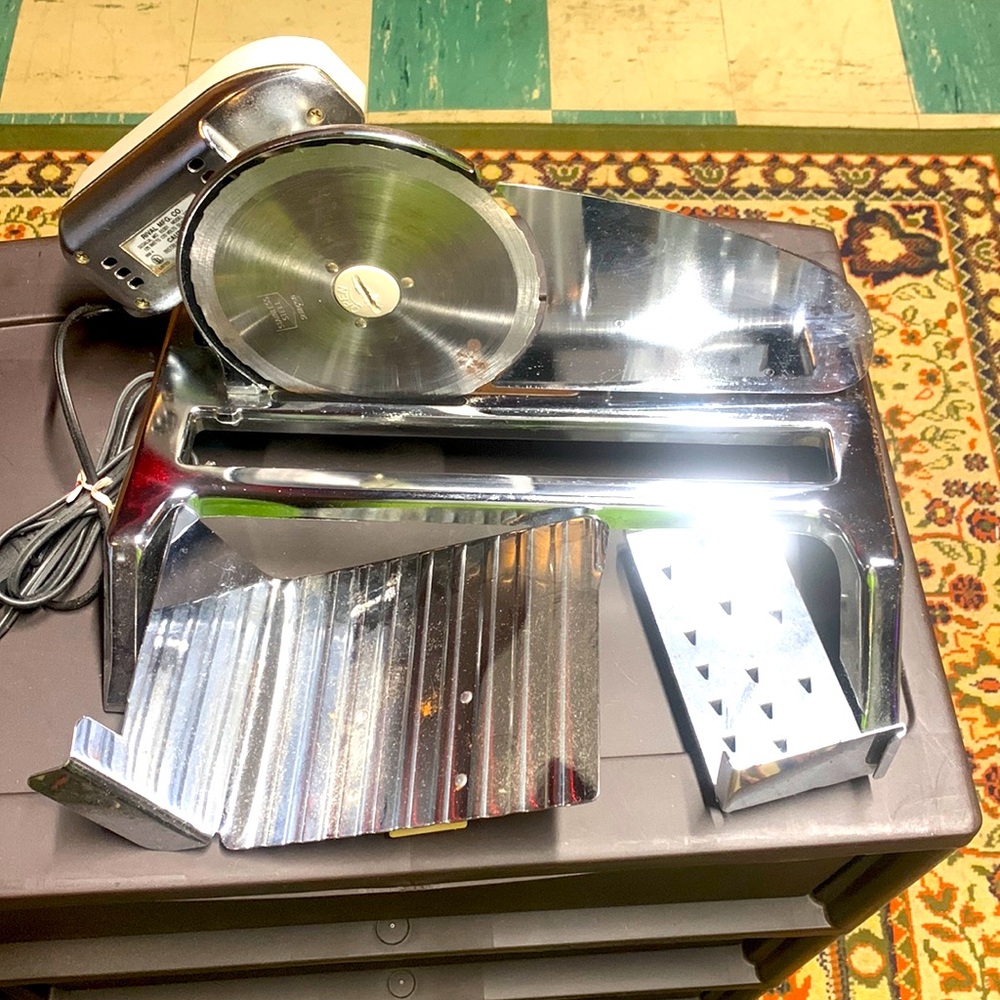 RIVAL- electric food slicer